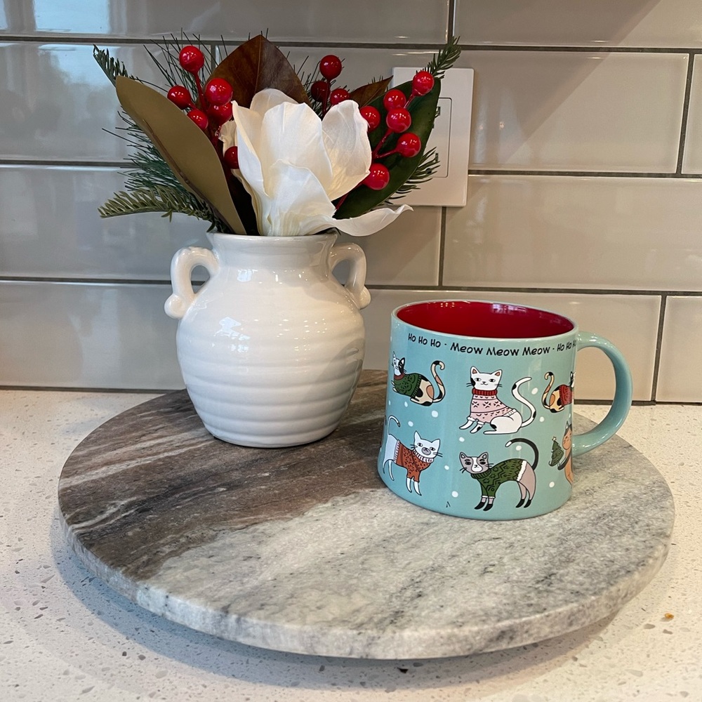 NWT SPECTRUM Designz Mindy Holiday Cat Wrap Christmas Mug